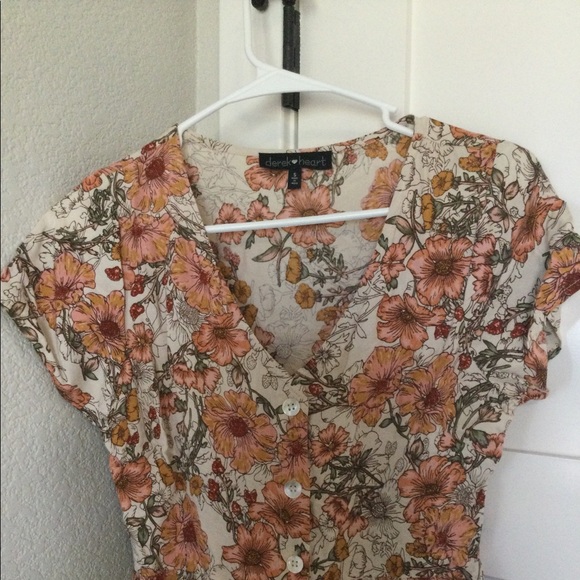 Super cute floral short dress size small - Picture 3 of 3